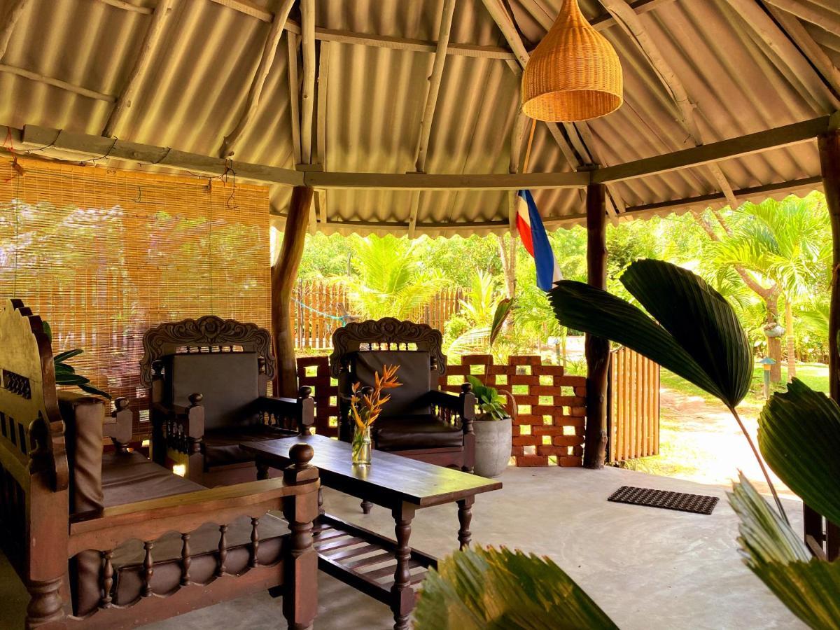 Neem Jay Beach Resort Тангалле Екстер'єр фото